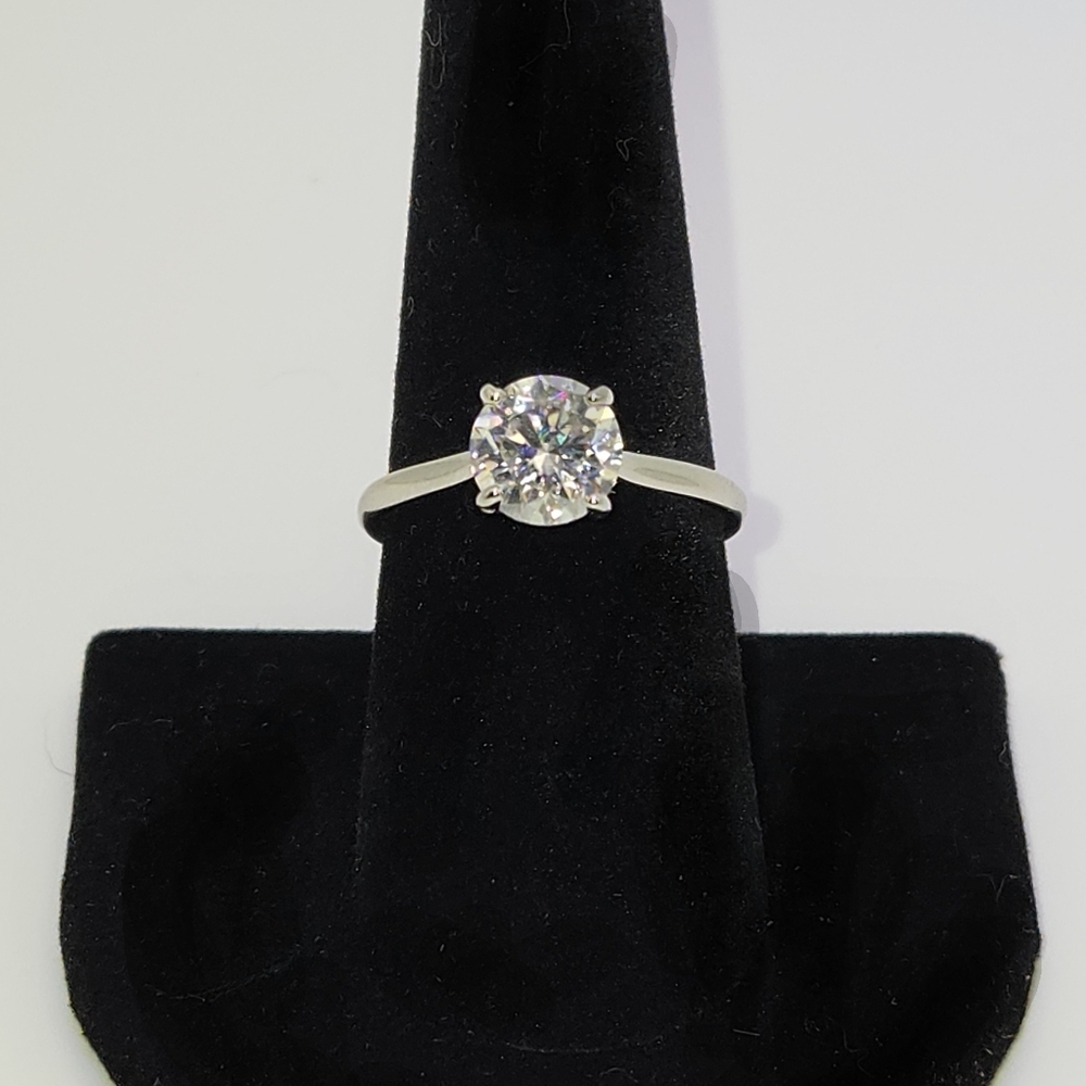 2 ct Moissanite Hidden Halo Engagement Ring! Sz 8. 925